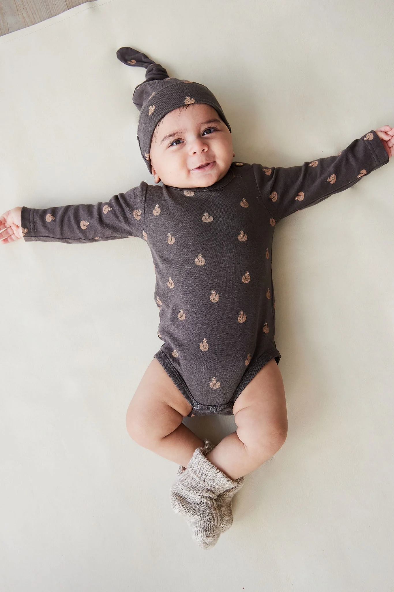 Organic Cotton Knot Beanie - Fox Cubs Wolf - Image 6