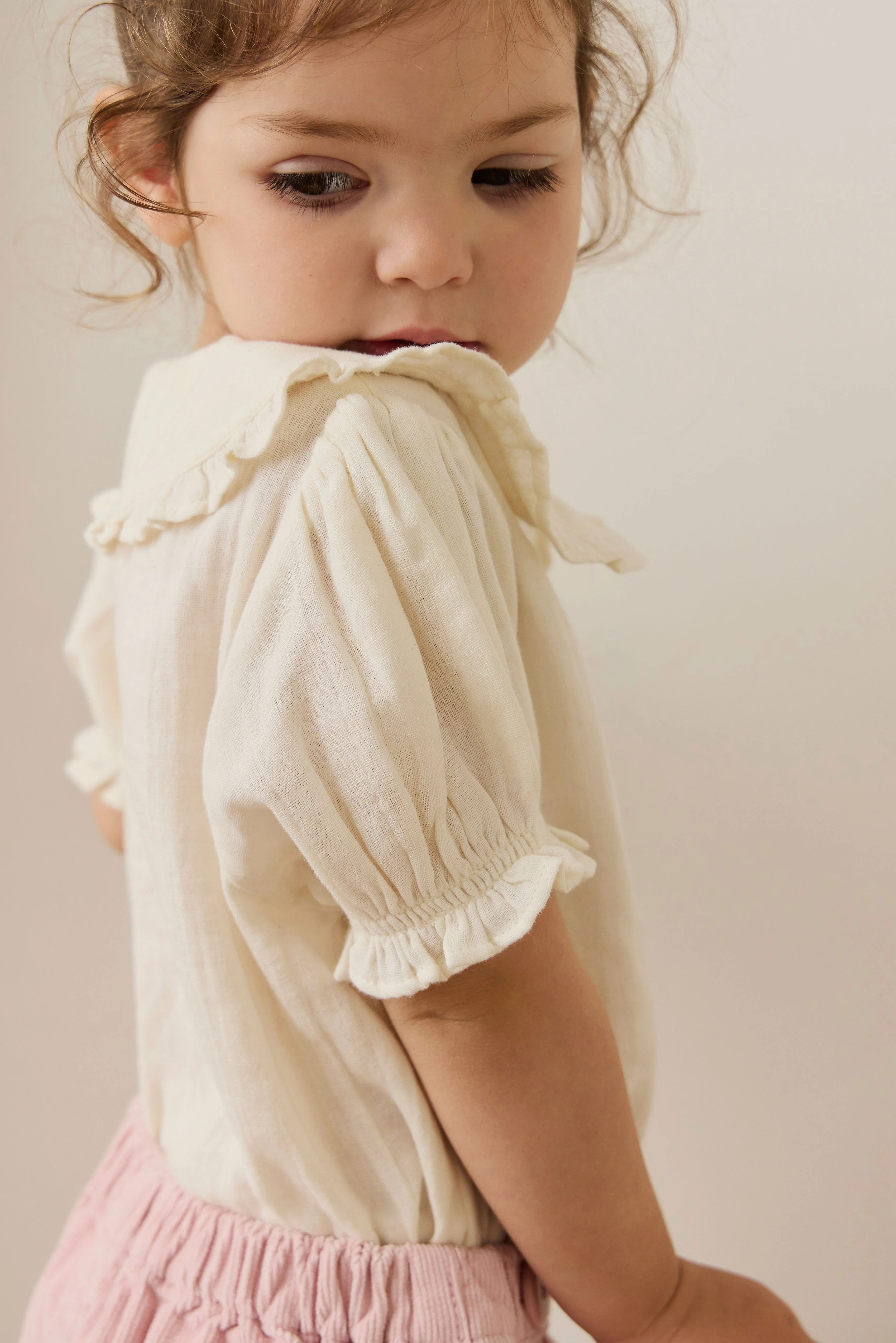 Organic Cotton Muslin Bowie Blouse - Parchment - Image 11